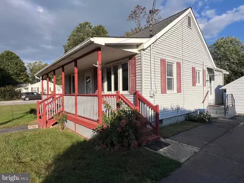 9 Williams Dr, Pennsville, NJ 08070