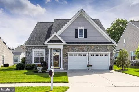 51 Meadowview Dr, Woodstown, NJ 08098
