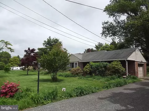 356 Kings Hwy, Mannington, NJ 08079
