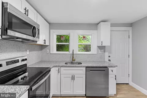 14 Church St, Salem, NJ 08079