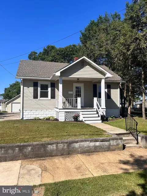 33 Oriental Ave, Pennsville, NJ 08070