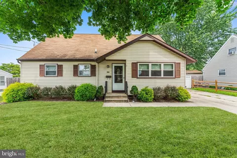 20 Barclay Dr, Pennsville, NJ 08070
