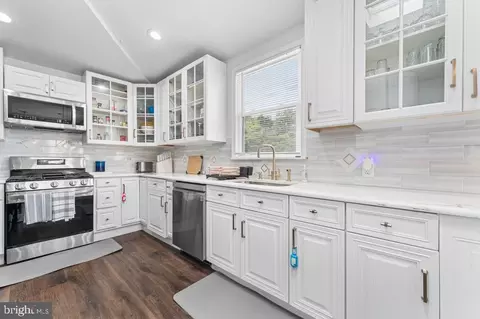 90 W Pitman St, Penns Grove, NJ 08069