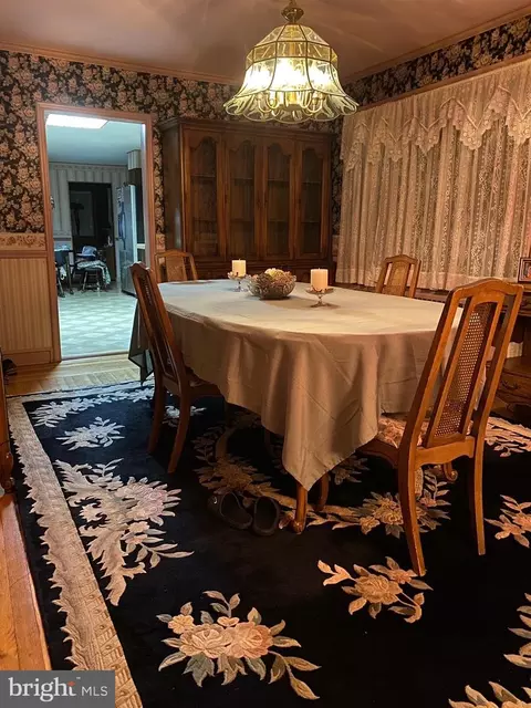 Dining - 41 8th St, Salem, NJ 08079 photo 1 of 2