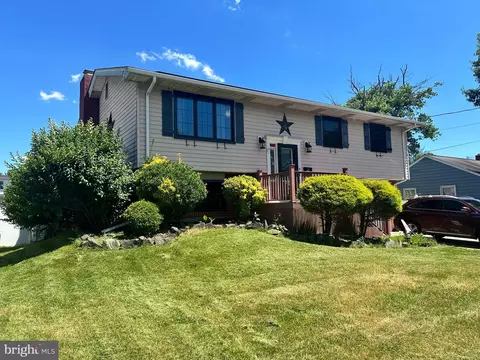 38 Delaware Dr, Penns Grove, NJ 08069