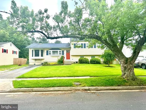 327 Justice Dr, Carneys Point, NJ 08069