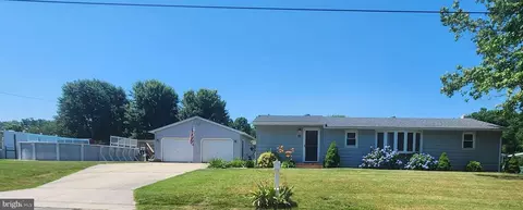15 Nottingham Rd, Pennsville, NJ 08070
