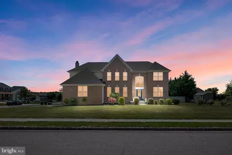 2 Queensberry Ln, Woodstown, NJ 08098