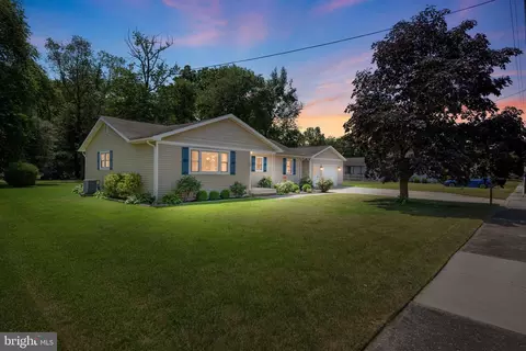 148 Delaware Dr, Pennsville, NJ 08070