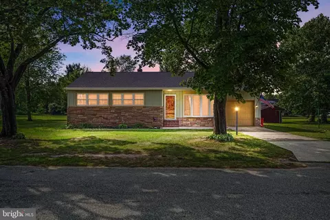 62 End Ave, Penns Grove, NJ 08069