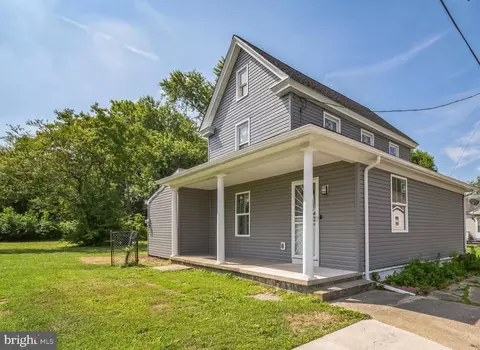 13 John St, Penns Grove, NJ 08069