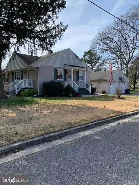 155 Delaware Dr, Pennsville, NJ 08070