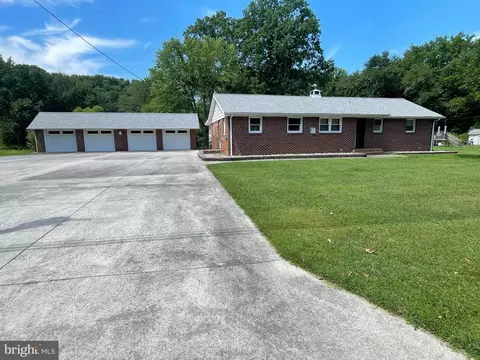 149 E Pittsfield St, Pennsville, NJ 08070