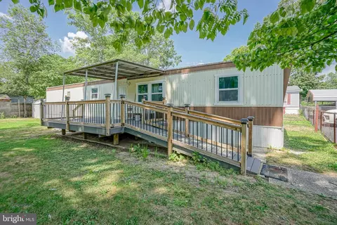 21 Briarwood Ln, Elmer, NJ 08318