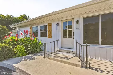 235 E Pittsfield St, Pennsville, NJ 08070