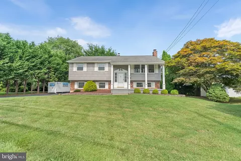 8 Musket Ln, Pennsville, NJ 08070
