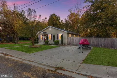 73 Oberlin Rd, Pennsville, NJ 08070