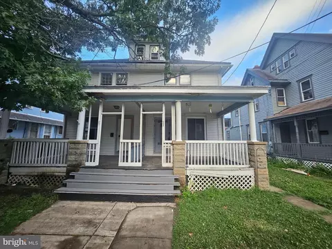 52 Chestnut St, Salem, NJ 08079