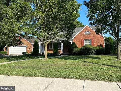 303 State St, Elmer, NJ 08318