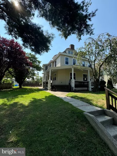 62 8th St, Salem, NJ 08079