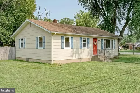 71 Morningside Dr, Pennsville, NJ 08070