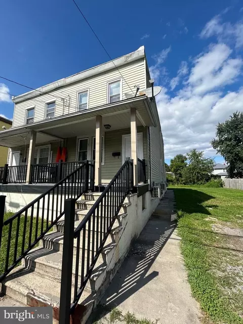 23 W Pitman St, Penns Grove, NJ 08069
