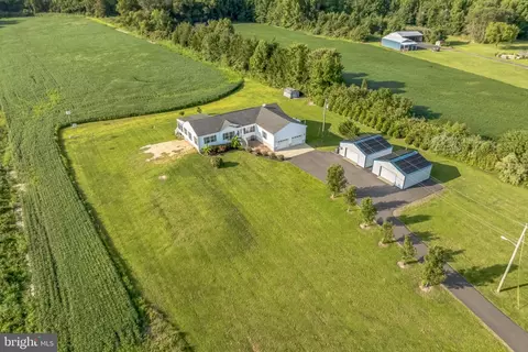 88 Silver Lake Rd, Salem, NJ 08079