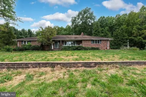135 Symes Dr, Salem, NJ 08079