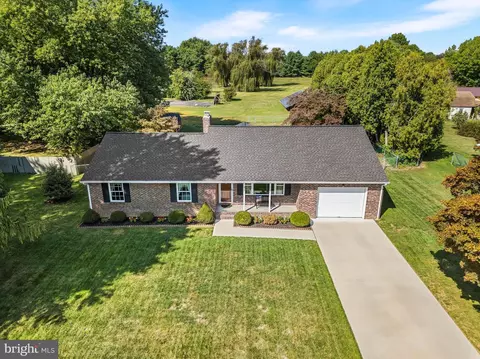 31 Lenape Dr, Pennsville, NJ 08070