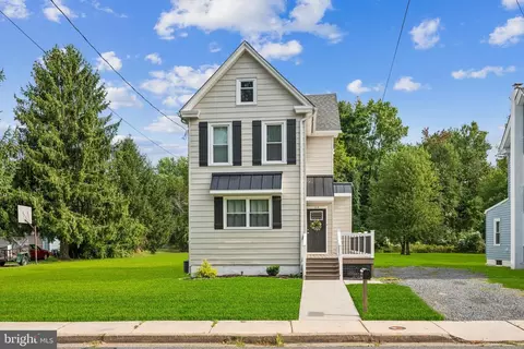 114 E Pittsfield St, Pennsville, NJ 08070