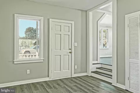 Entry Way - 12 Cedar St, Alloway, NJ 08001 photo 1 of 4