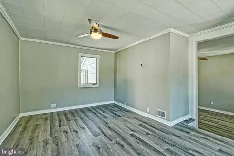 Entry Way - 12 Cedar St, Alloway, NJ 08001 photo 3 of 4
