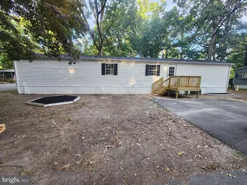 1 Diana Dr, Pittsgrove, NJ 08318