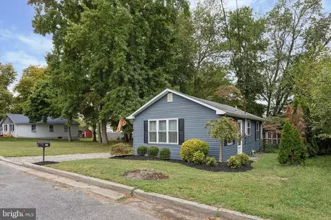 15 Glen Dr, Pennsville, NJ 08070
