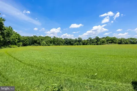 202 Salem St, Elmer, NJ 08318