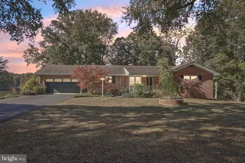 115 Lakeview Dr, Woodstown, NJ 08098