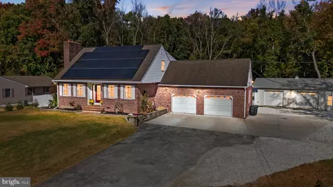 238 E Pittsfield St, Pennsville, NJ 08070