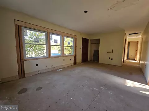 Living - 25 Timberman Rd, Woodstown, NJ 08098 photo 2 of 2