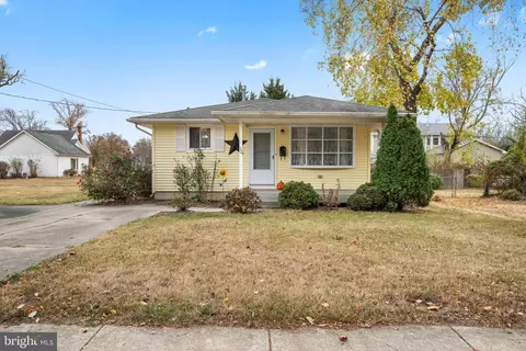 60 W Millbrooke Ave, Woodstown, NJ 08098