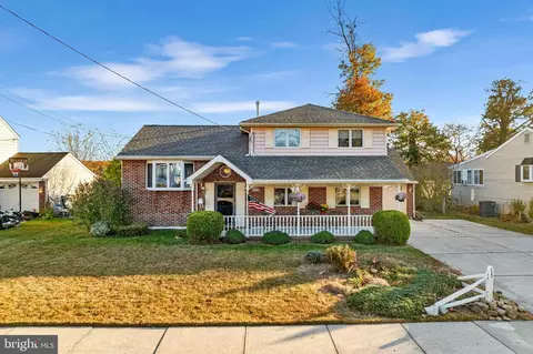 13 Canterbury Dr, Pennsville, NJ 08070