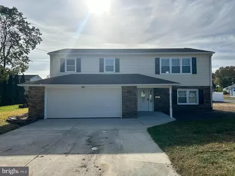 133 Castle Heights Ave, Pennsville, NJ 08070