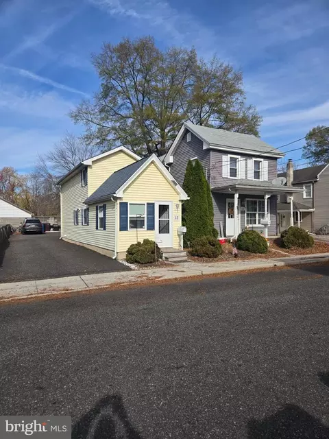 13 E 15 E Millbrooke Ave, Woodstown, NJ 08098