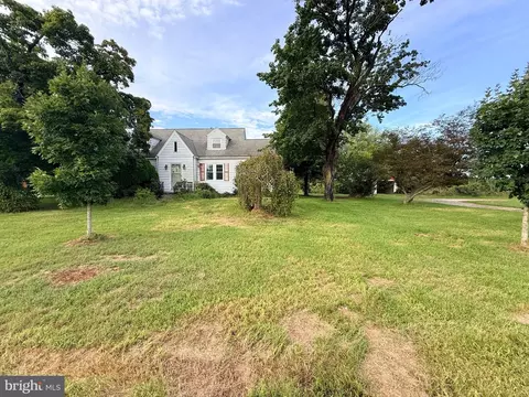812 Garden Rd, Elmer, NJ 08318
