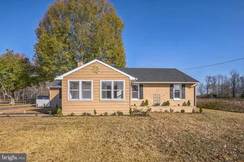 426 E Pittsfield St, Pennsville, NJ 08070