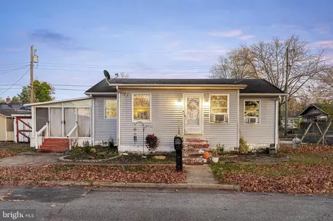 243 J St, Carneys Point, NJ 08069