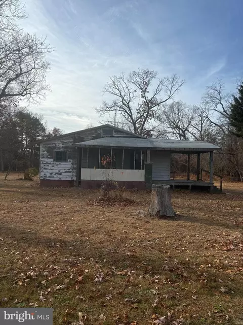 675 Canhouse Rd, Elmer, NJ 08318
