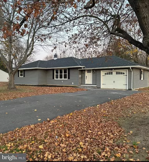 100 Cohansey Friesburg Rd, Mannington, NJ 08079