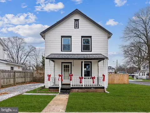 9 Harrison St, Deepwater, NJ 08023