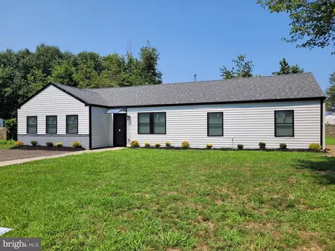 100 Wisteria Ln, Carneys Point, NJ 08069