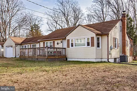 67 W Main St, Alloway, NJ 08001